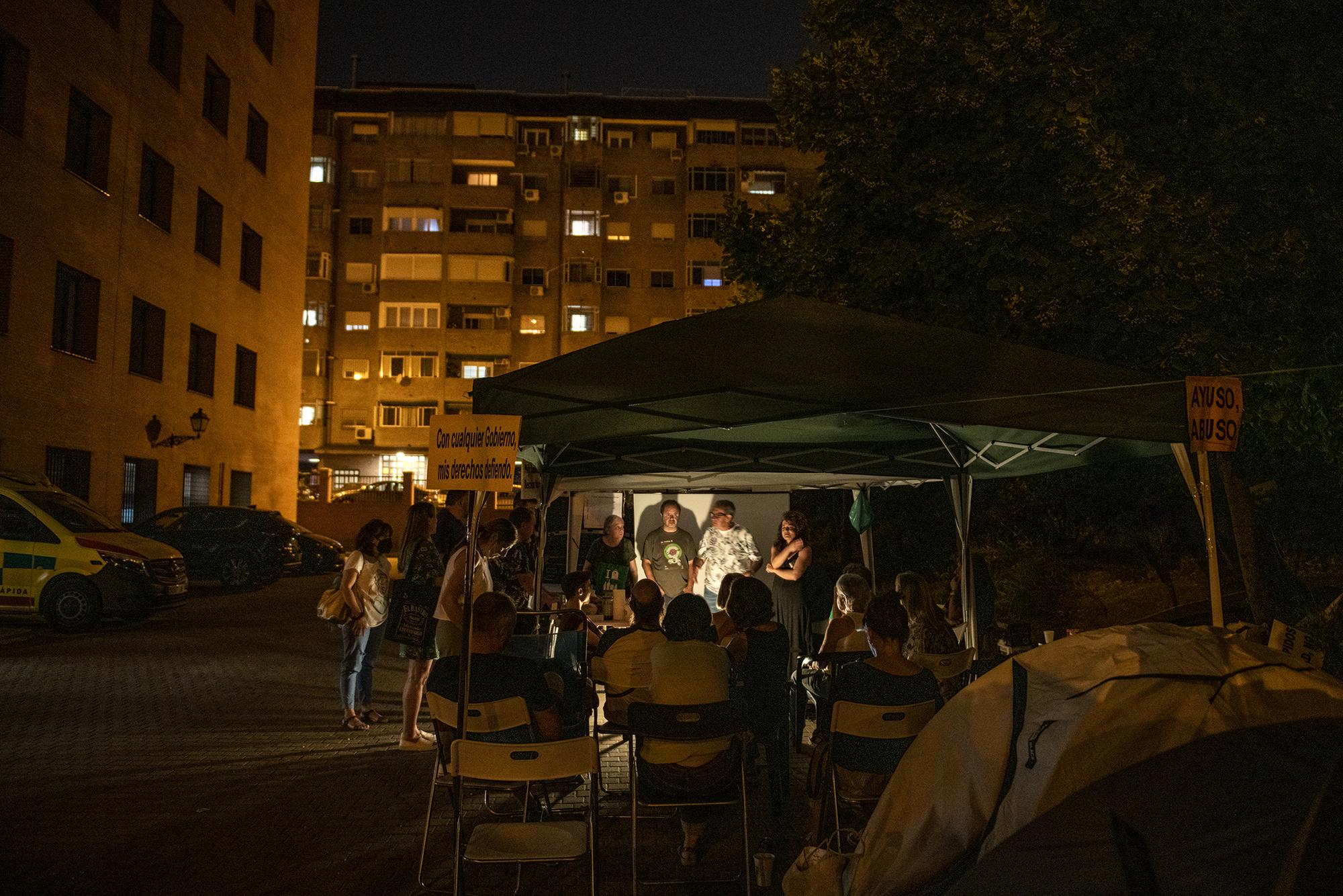 Acampada en el Centro de Salud Los ángeles en Villaverde - 16
